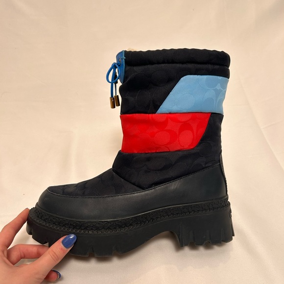 COACH WINTER BOOTS! - Picture 8 of 11